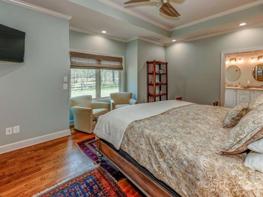 118 McOwenben Pass, Lake Lure, NC 28746.  MLS# CAR4243269, YatesRealty ID 4747. 