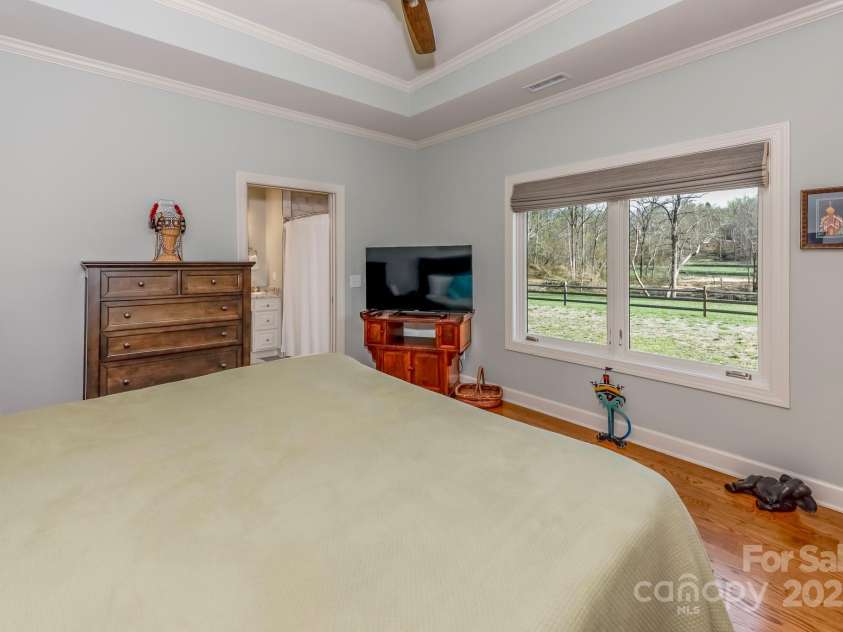 118 McOwenben Pass, Lake Lure, NC 28746.  MLS# CAR4243269, YatesRealty ID 4747. 