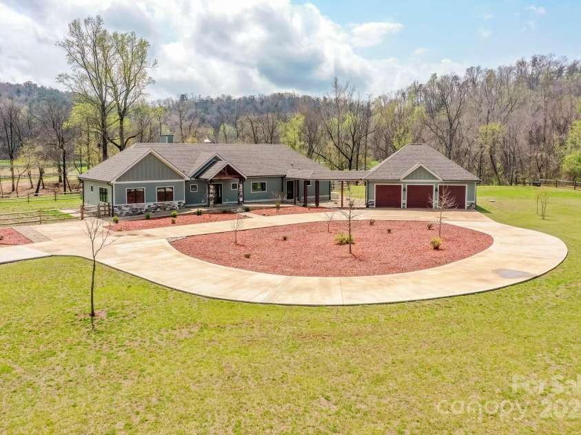 118 McOwenben Pass, Lake Lure, NC 28746.  MLS# CAR4243269, YatesRealty ID 4747. 