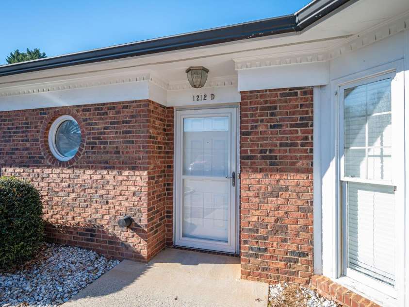 1212 Franklin Boulevard, Gastonia, NC 28054.  MLS# CAR4327216, YatesRealty ID 4747. 