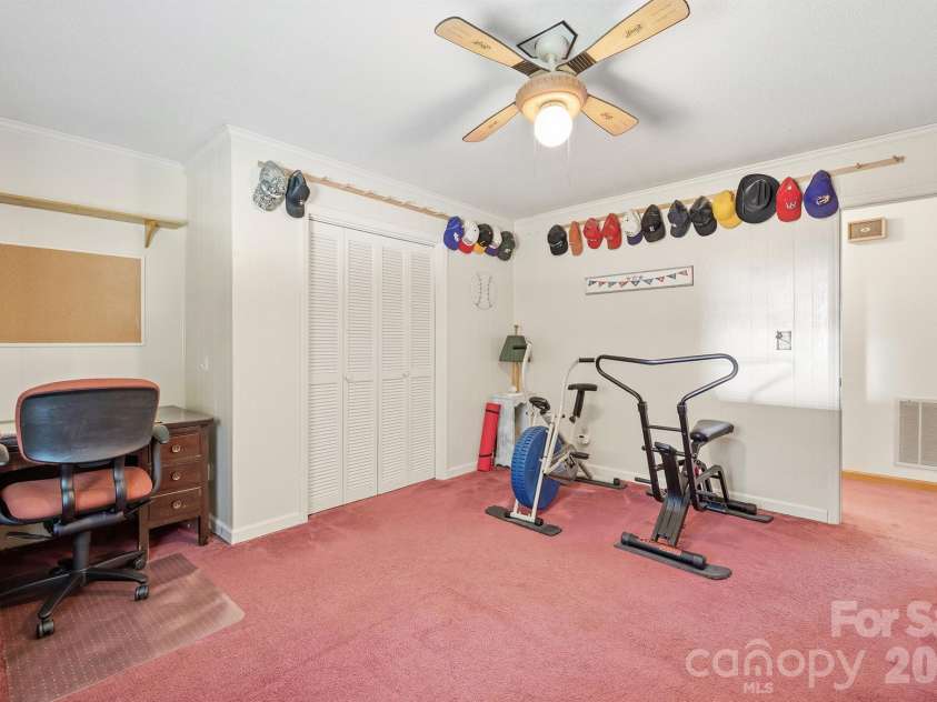 201 Wellington Drive, Lincolnton, NC 28092.  MLS# CAR4394224, YatesRealty ID 47470. 