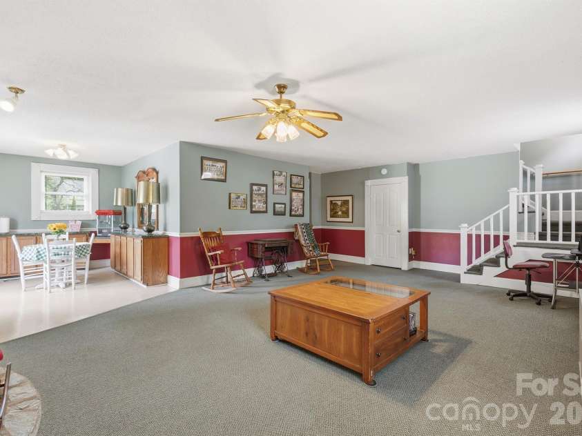 201 Wellington Drive, Lincolnton, NC 28092.  MLS# CAR4394224, YatesRealty ID 47470. 