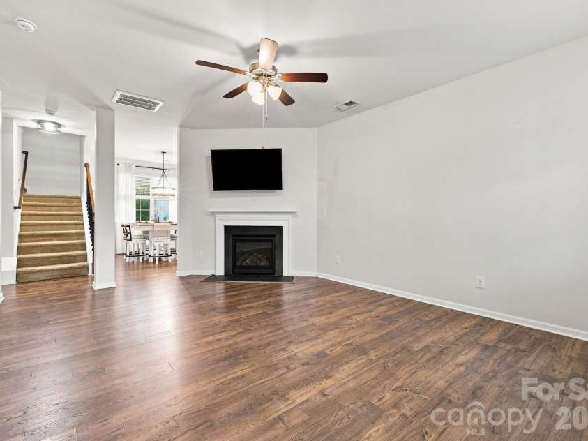 2424 Tallet Trace, Charlotte, NC 28216.  MLS# CAR4418651, YatesRealty ID 47471. 