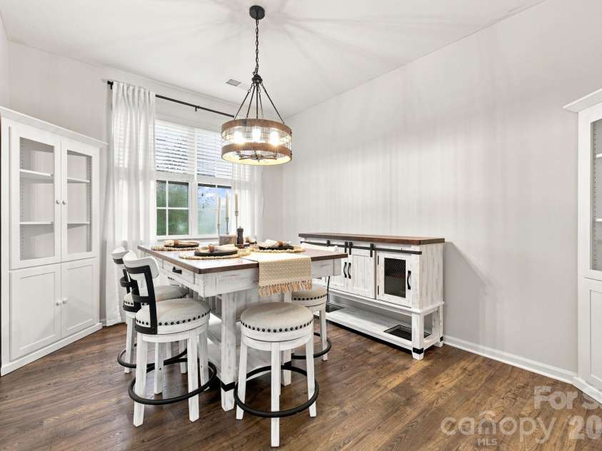 2424 Tallet Trace, Charlotte, NC 28216.  MLS# CAR4418651, YatesRealty ID 47471. 