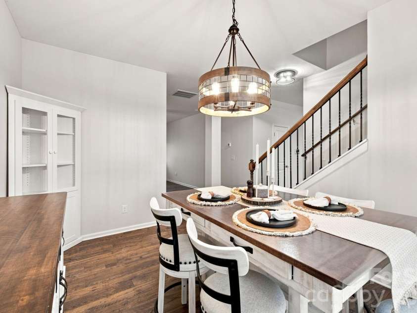 2424 Tallet Trace, Charlotte, NC 28216.  MLS# CAR4418651, YatesRealty ID 47471. 