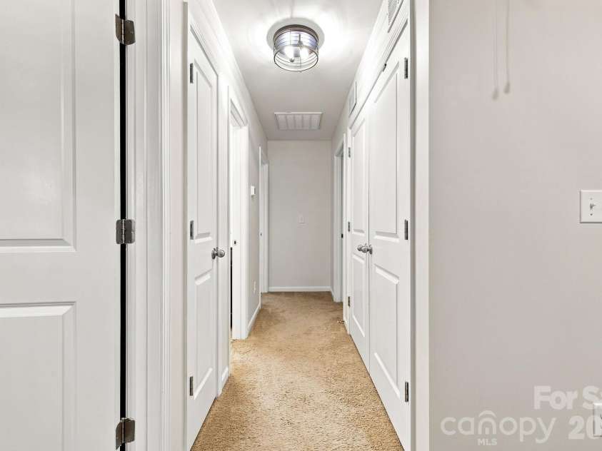 2424 Tallet Trace, Charlotte, NC 28216.  MLS# CAR4418651, YatesRealty ID 47471. 