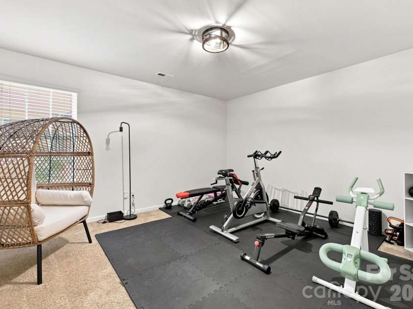2424 Tallet Trace, Charlotte, NC 28216.  MLS# CAR4418651, YatesRealty ID 47471. 