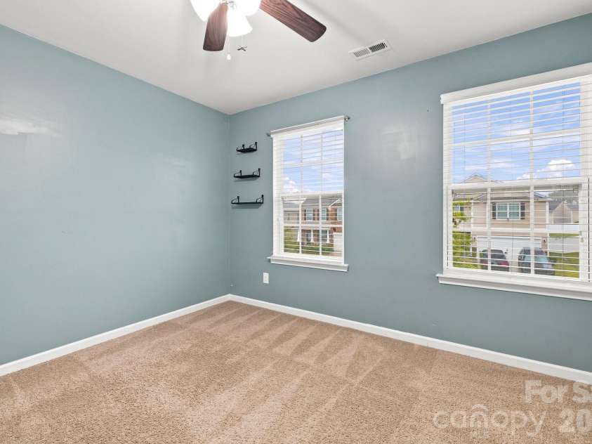 2424 Tallet Trace, Charlotte, NC 28216.  MLS# CAR4418651, YatesRealty ID 47471. 