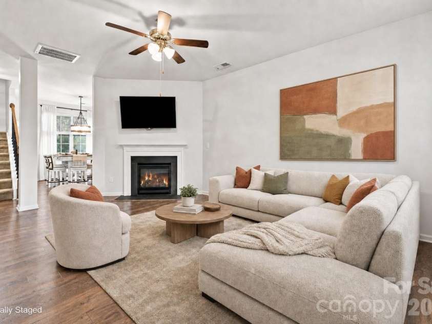 2424 Tallet Trace, Charlotte, NC 28216.  MLS# CAR4418651, YatesRealty ID 47471. 