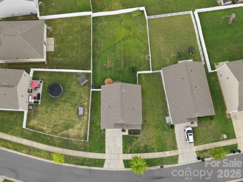 2424 Tallet Trace, Charlotte, NC 28216.  MLS# CAR4418651, YatesRealty ID 47471. 