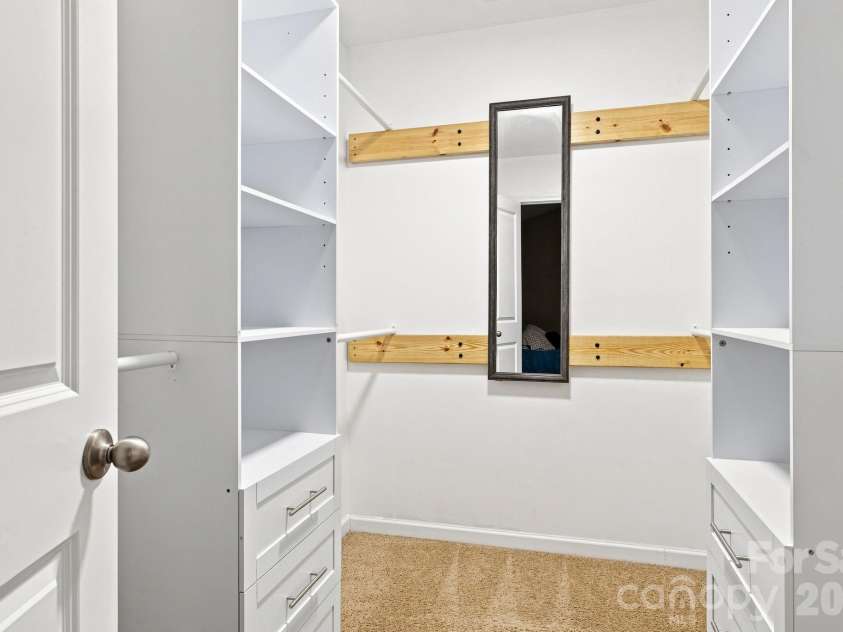 2424 Tallet Trace, Charlotte, NC 28216.  MLS# CAR4418651, YatesRealty ID 47471. Master Walk-in Closet