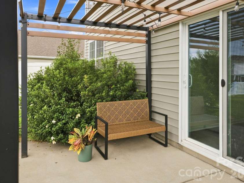 2424 Tallet Trace, Charlotte, NC 28216.  MLS# CAR4418651, YatesRealty ID 47471. Patio