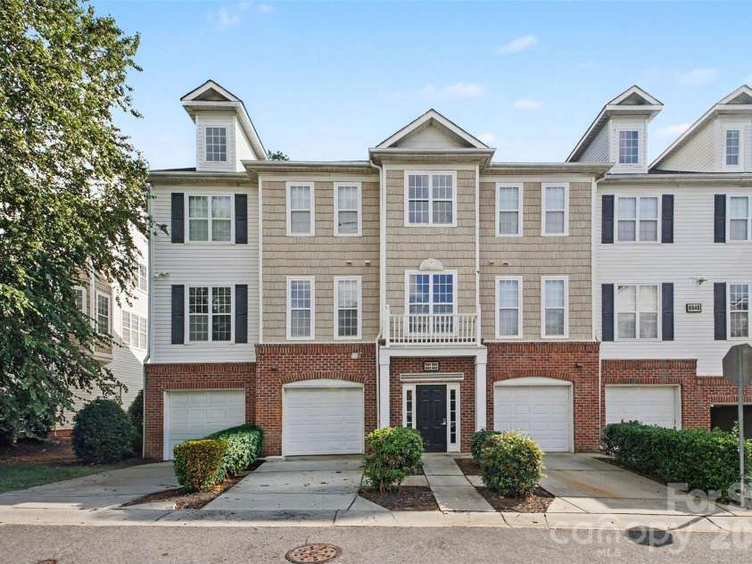 6858 Park Place Drive, Charlotte, NC 28262.  MLS# CAR4417425, YatesRealty ID 47473. 