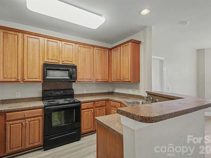 6858 Park Place Drive, Charlotte, NC 28262.  MLS# CAR4417425, YatesRealty ID 47473. 