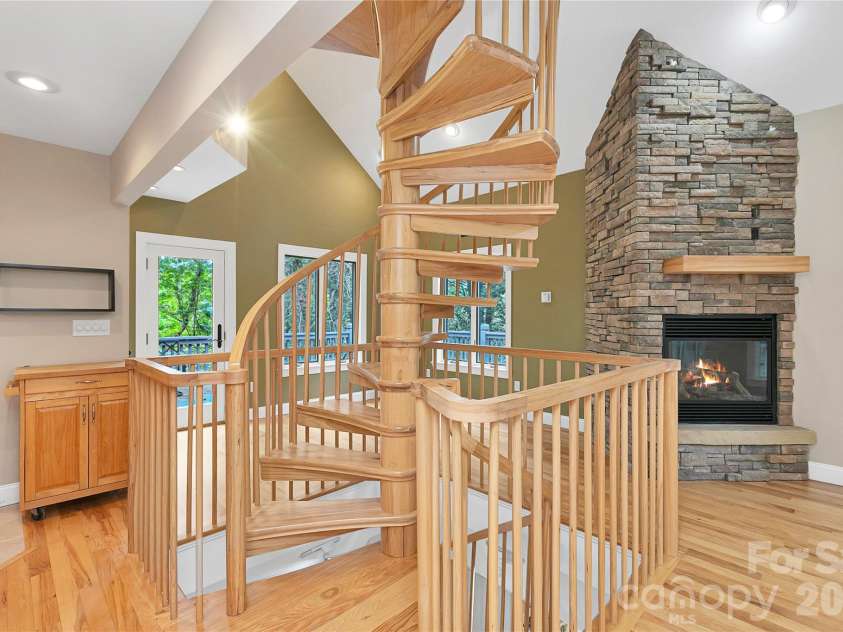 72 Memory Lane, Brevard, NC 28712.  MLS# CAR4352602, YatesRealty ID 47474. 