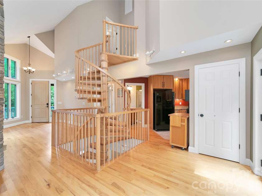 72 Memory Lane, Brevard, NC 28712.  MLS# CAR4352602, YatesRealty ID 47474. 