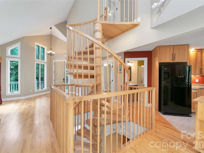 72 Memory Lane, Brevard, NC 28712.  MLS# CAR4352602, YatesRealty ID 47474. 