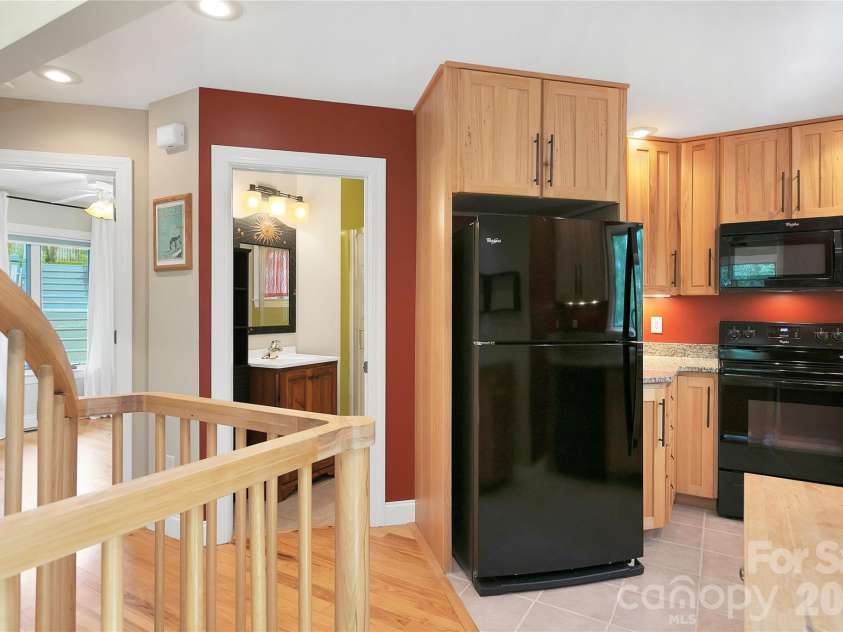 72 Memory Lane, Brevard, NC 28712.  MLS# CAR4352602, YatesRealty ID 47474. 