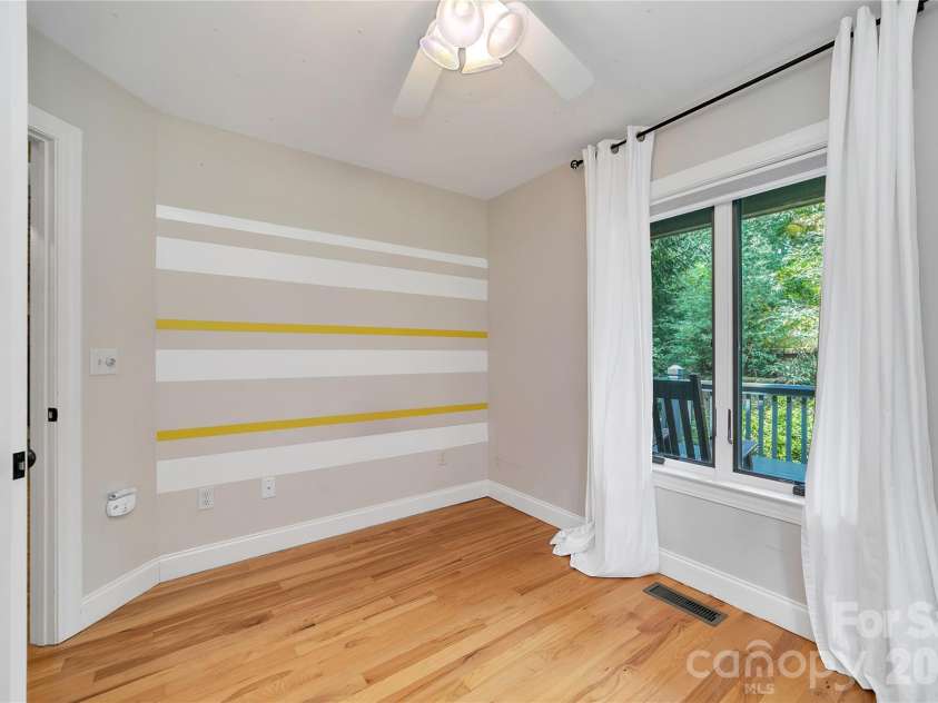 72 Memory Lane, Brevard, NC 28712.  MLS# CAR4352602, YatesRealty ID 47474. 