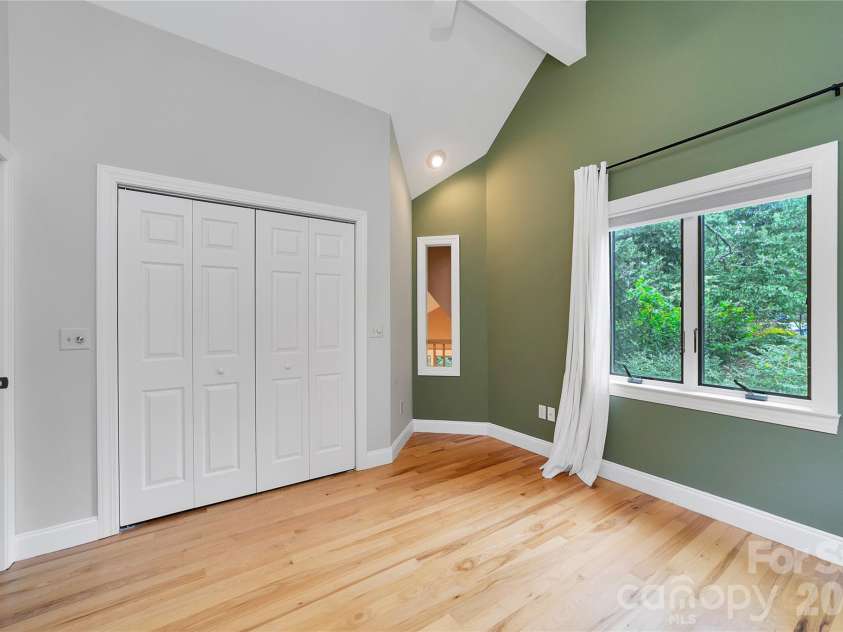 72 Memory Lane, Brevard, NC 28712.  MLS# CAR4352602, YatesRealty ID 47474. 