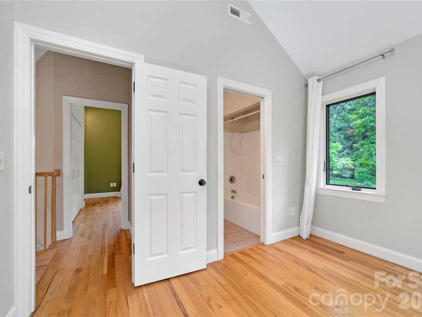 72 Memory Lane, Brevard, NC 28712.  MLS# CAR4352602, YatesRealty ID 47474. 