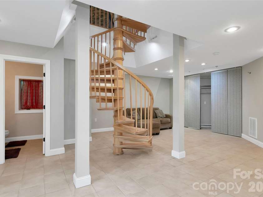 72 Memory Lane, Brevard, NC 28712.  MLS# CAR4352602, YatesRealty ID 47474. 