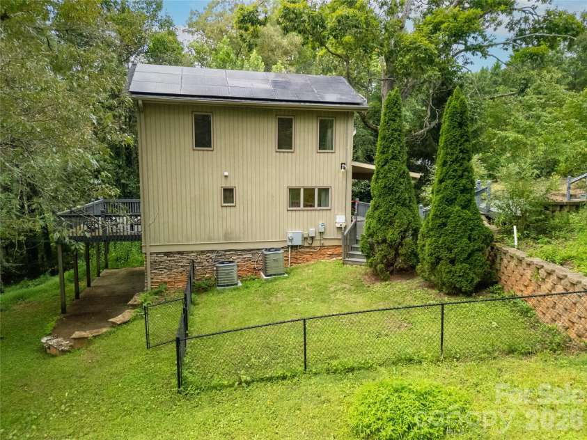 72 Memory Lane, Brevard, NC 28712.  MLS# CAR4352602, YatesRealty ID 47474. Fenced side yard