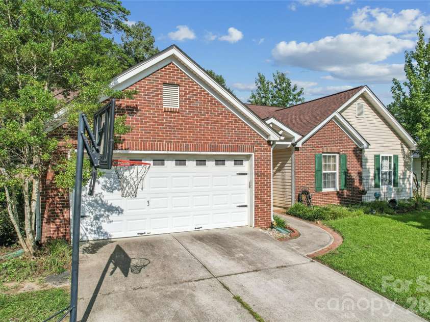 3609 Edgeview Drive, Indian Trail, NC 28079.  MLS# CAR4416873, YatesRealty ID 47475. 