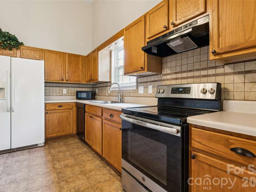 3609 Edgeview Drive, Indian Trail, NC 28079.  MLS# CAR4416873, YatesRealty ID 47475. 
