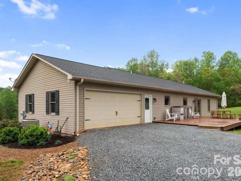 1091 Bill Collins Road, Columbus, NC 28722.  MLS# CAR4416811, YatesRealty ID 47476. 2 Car Garage