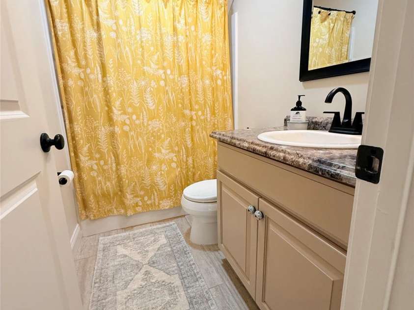 1091 Bill Collins Road, Columbus, NC 28722.  MLS# CAR4416811, YatesRealty ID 47476. 2nd Bathroom