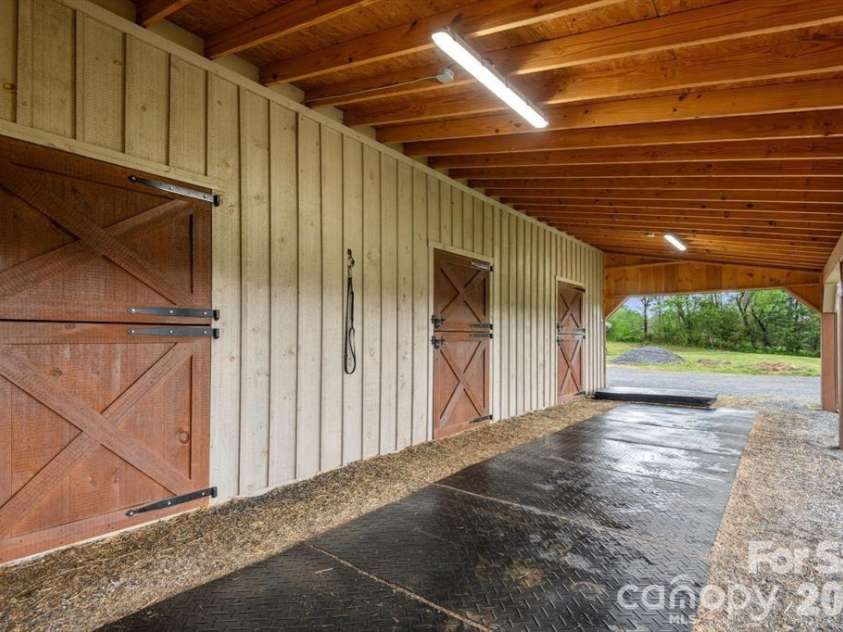 1091 Bill Collins Road, Columbus, NC 28722.  MLS# CAR4416811, YatesRealty ID 47476. Barn Isle