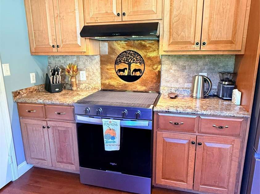1091 Bill Collins Road, Columbus, NC 28722.  MLS# CAR4416811, YatesRealty ID 47476. Custom Resin Range Backsplash