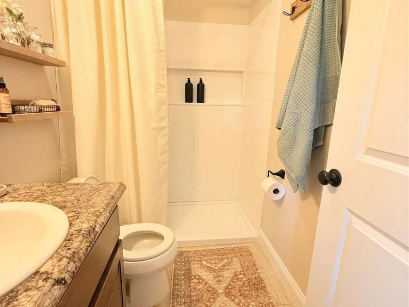 1091 Bill Collins Road, Columbus, NC 28722.  MLS# CAR4416811, YatesRealty ID 47476. Primary Bathroom