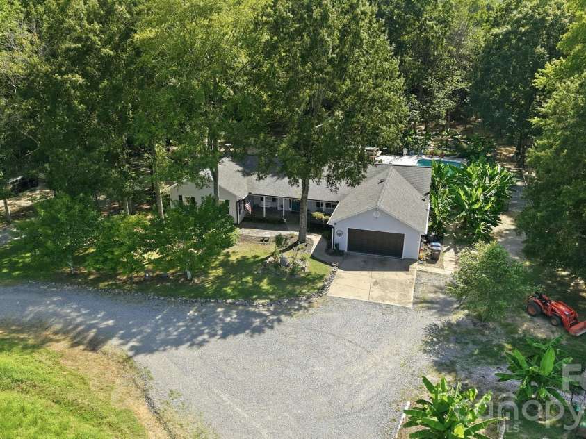 205 Dornoch Drive, Matthews, NC 28104.  MLS# CAR4417677, YatesRealty ID 47477. 