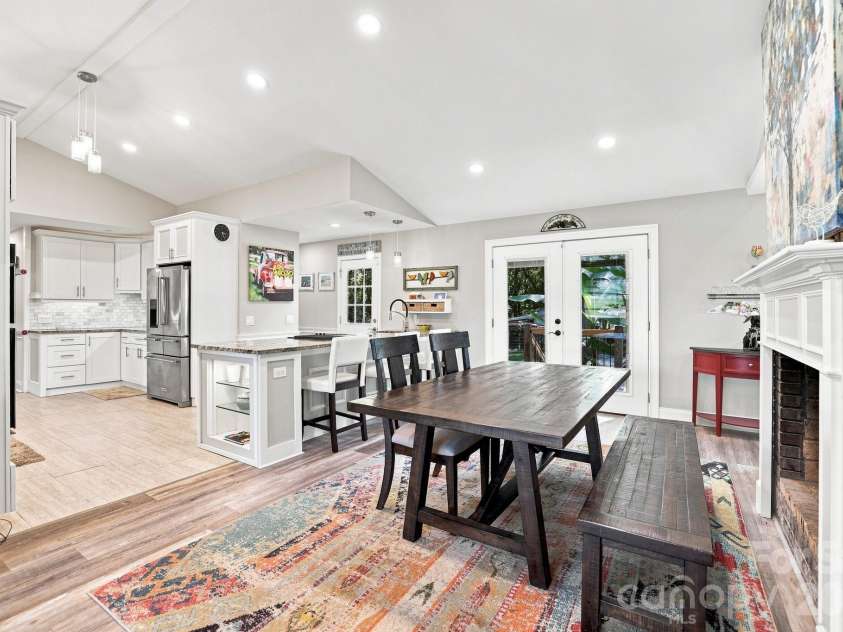 205 Dornoch Drive, Matthews, NC 28104.  MLS# CAR4417677, YatesRealty ID 47477. Dining Area/Kitchen