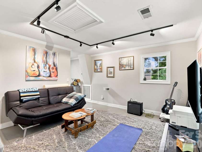 205 Dornoch Drive, Matthews, NC 28104.  MLS# CAR4417677, YatesRealty ID 47477. Flex Space on 2nd Floor of Workshop