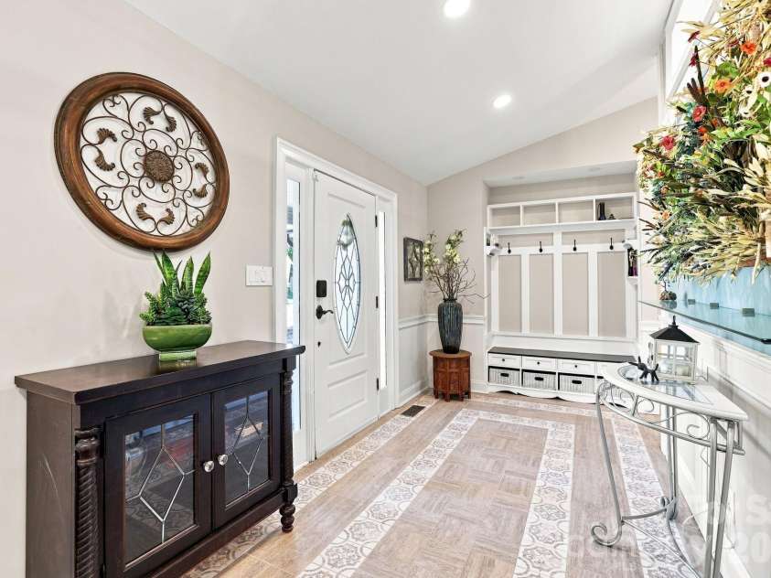 205 Dornoch Drive, Matthews, NC 28104.  MLS# CAR4417677, YatesRealty ID 47477. Foyer with Drop Zone
