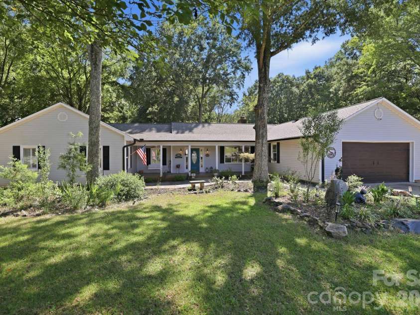 205 Dornoch Drive, Matthews, NC 28104.  MLS# CAR4417677, YatesRealty ID 47477. Front Elevation