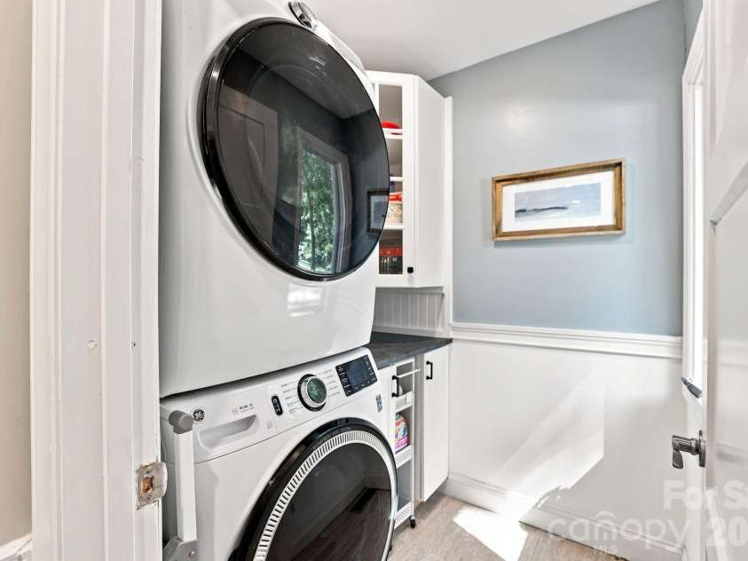 205 Dornoch Drive, Matthews, NC 28104.  MLS# CAR4417677, YatesRealty ID 47477. Laundry Room