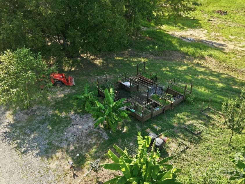 205 Dornoch Drive, Matthews, NC 28104.  MLS# CAR4417677, YatesRealty ID 47477. Raised Garden Area