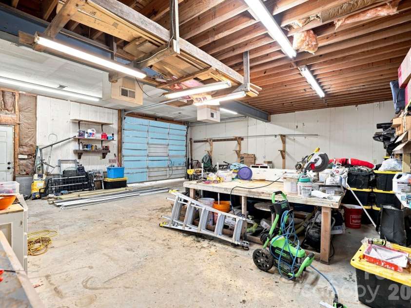 205 Dornoch Drive, Matthews, NC 28104.  MLS# CAR4417677, YatesRealty ID 47477. Workshop