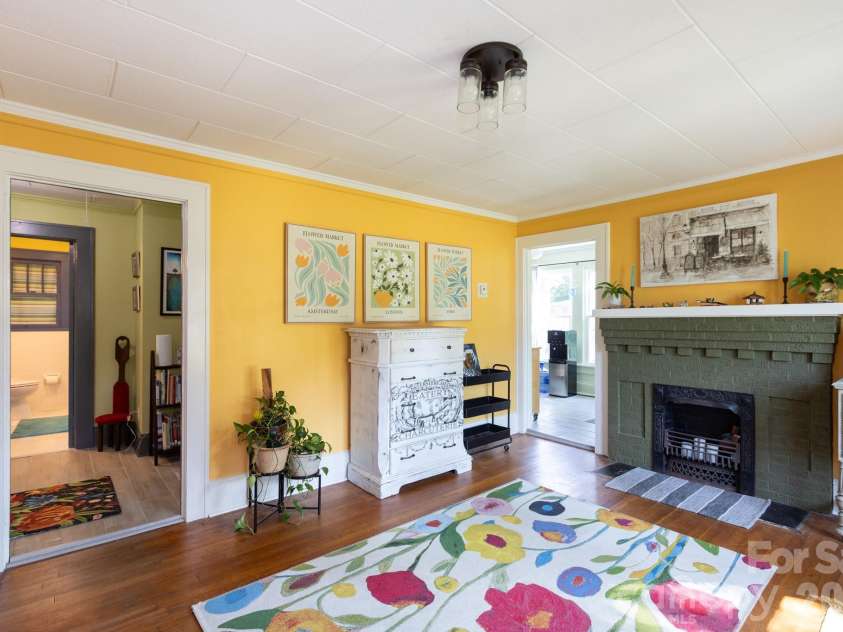 1030 Jackson Street, Salisbury, NC 28144.  MLS# CAR4418763, YatesRealty ID 47478. Living Room
