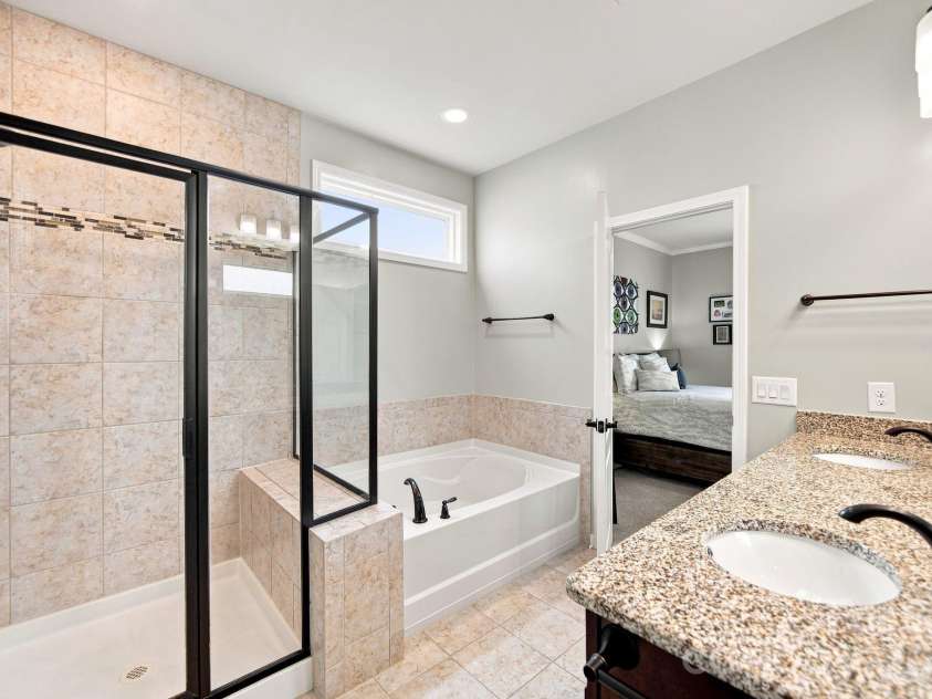 3013 Palm Drive, Fort Mill, SC 29715.  MLS# CAR4418016, YatesRealty ID 47479. Primary Bathroom