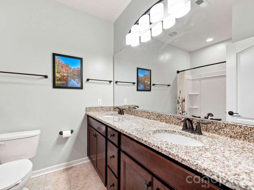 3013 Palm Drive, Fort Mill, SC 29715.  MLS# CAR4418016, YatesRealty ID 47479. Secondary Full Bath