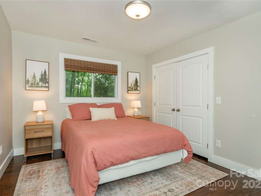 10 La Floresta Lane, Cedar Mountain, NC 28718.  MLS# CAR4243392, YatesRealty ID 4748. 