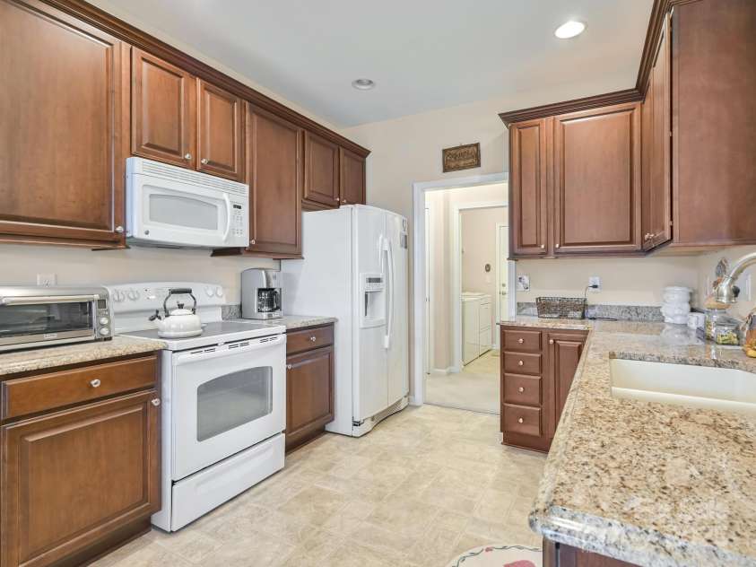 19 Pamlico Road, Fletcher, NC 28732.  MLS# CAR4304900, YatesRealty ID 4748. 