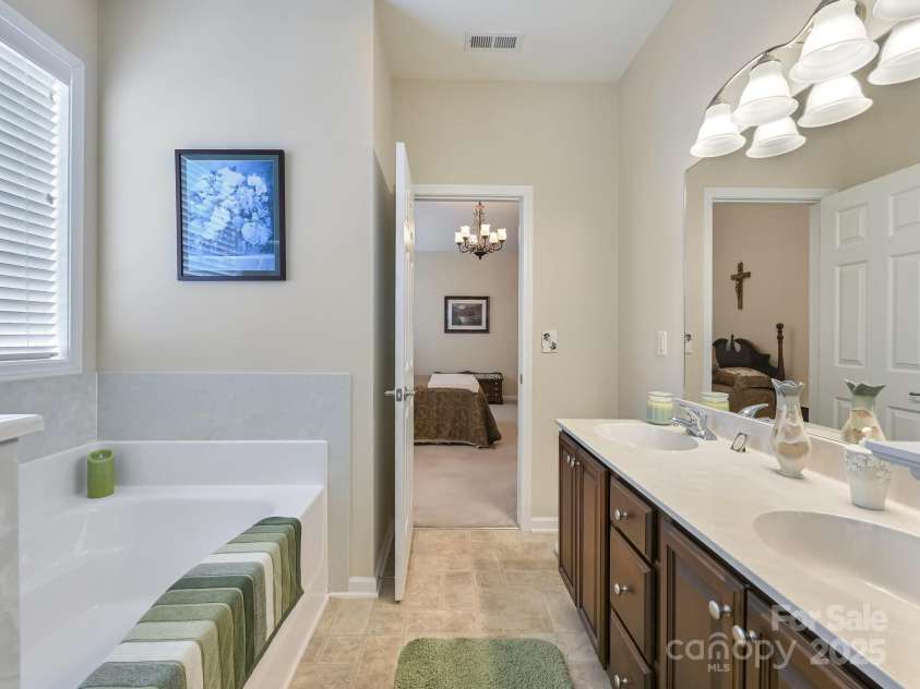 19 Pamlico Road, Fletcher, NC 28732.  MLS# CAR4304900, YatesRealty ID 4748. 