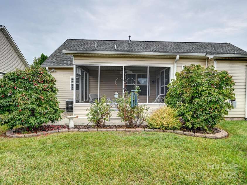 19 Pamlico Road, Fletcher, NC 28732.  MLS# CAR4304900, YatesRealty ID 4748. 