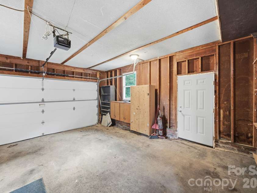 145 Gold Branch Road, Salisbury, NC 28146.  MLS# CAR4419187, YatesRealty ID 47481. Attached Garage interior